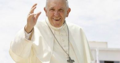 El Papa se reúne con Ravi Shankar, Google y Facebook para luchar contra los abusos a niños. El Papa se reúne con Ravi Shankar, Google y Facebook para luchar contra los abusos a niños.