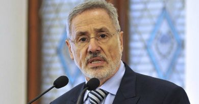 Marcelo Sain: “El jefe que deja su cargo sin más está incurso en abandono de servicio”. Marcelo Sain: “El jefe que deja su cargo sin más está incurso en abandono de servicio”.