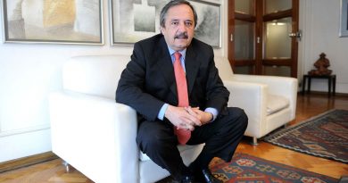 Alfonsín: A la oposición “parece ofuscarla” los aciertos del Gobierno Alfonsín: A la oposición “parece ofuscarla” los aciertos del Gobierno