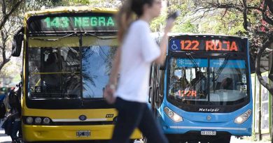 Los choferes levantaron el paro y los colectivos vuelven a circular en Rosario y la región Los choferes levantaron el paro y los colectivos vuelven a circular en Rosario y la región